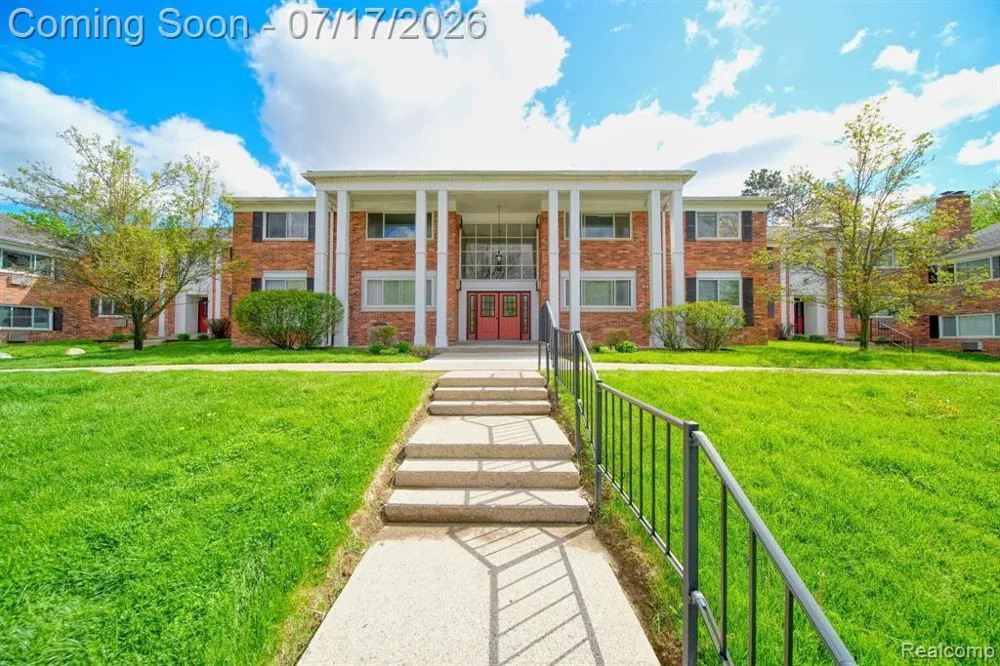 525 Fairbrook Street #207 Northville City, MI 48167