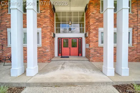 525 Fairbrook Street #207