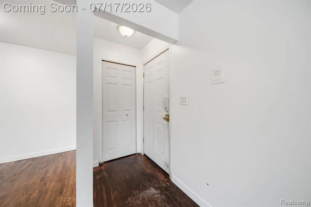 525 Fairbrook Street #207 Northville City, MI 48167