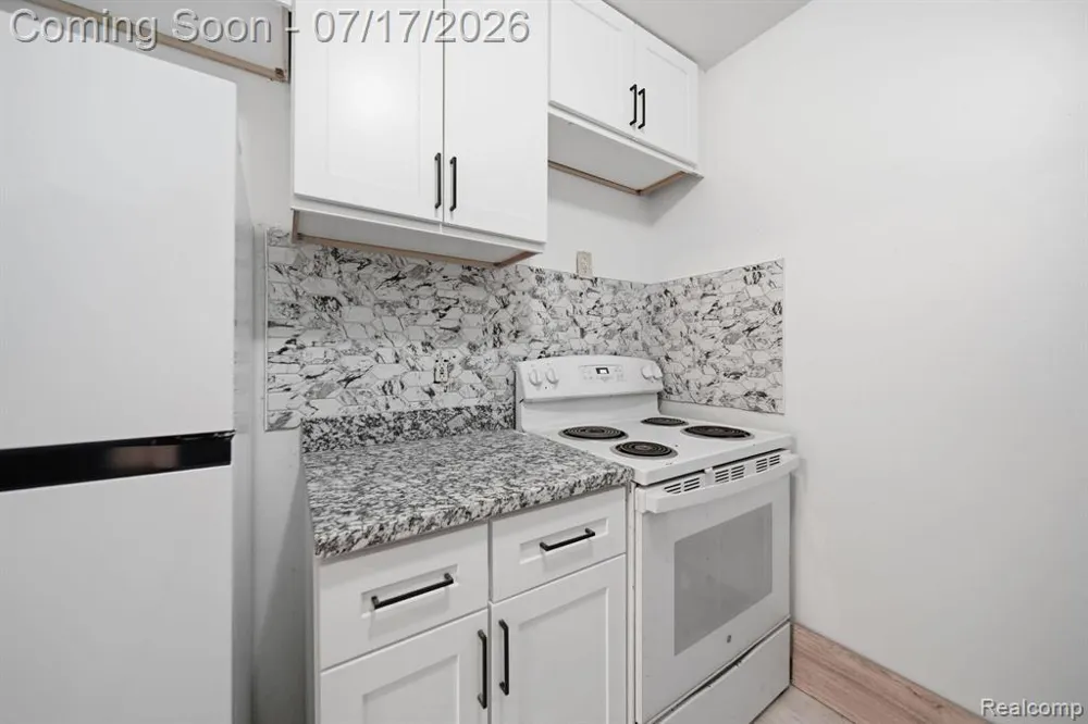 525 Fairbrook Street #207 Northville City, MI 48167