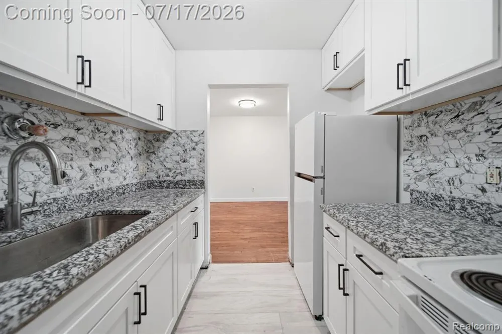 525 Fairbrook Street #207 Northville City, MI 48167