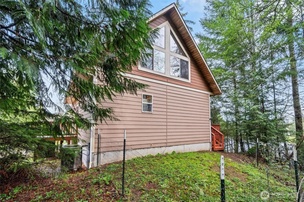 120 W Prairie Loop Road Elma, WA 98541