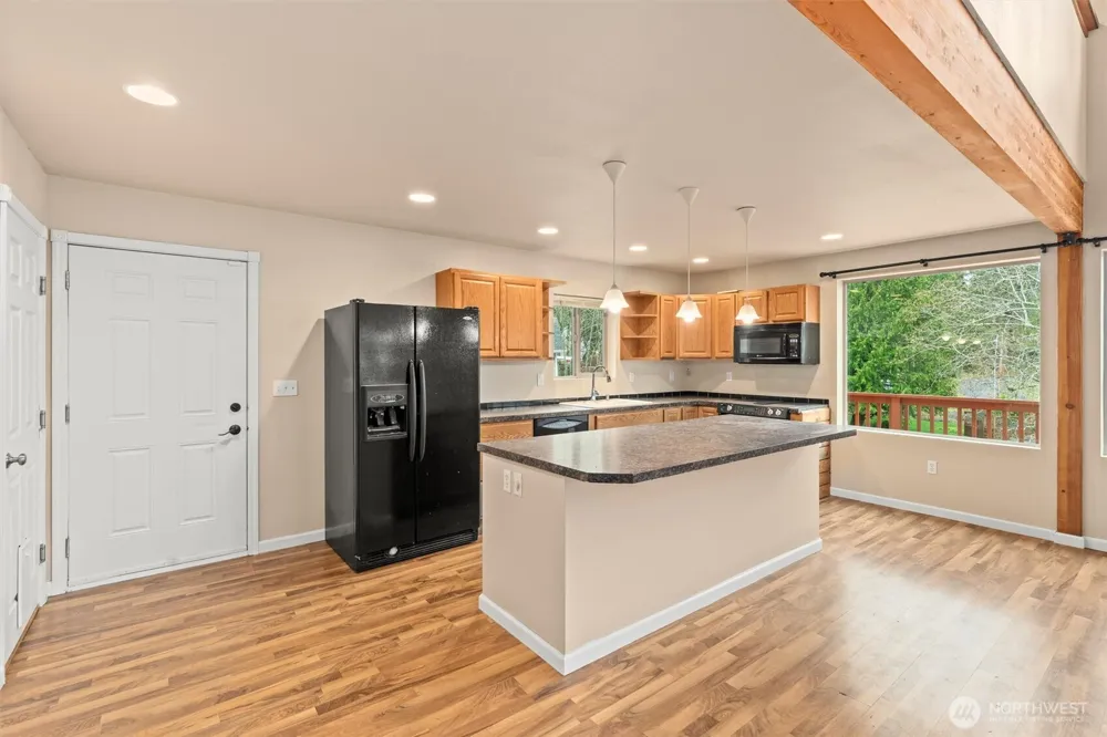 120 W Prairie Loop Road Elma, WA 98541
