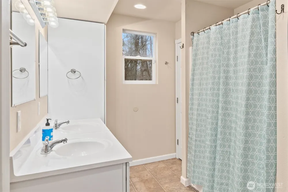 120 W Prairie Loop Road Elma, WA 98541
