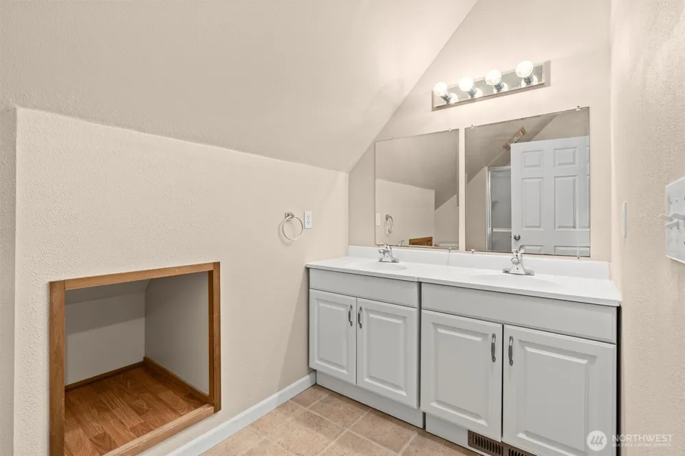 120 W Prairie Loop Road Elma, WA 98541