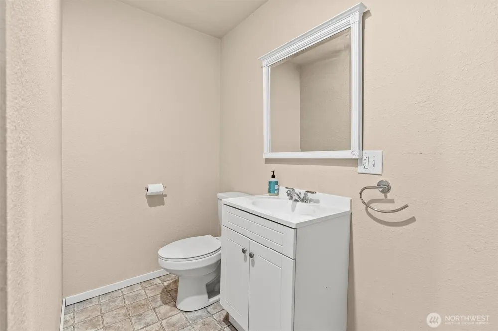 120 W Prairie Loop Road Elma, WA 98541