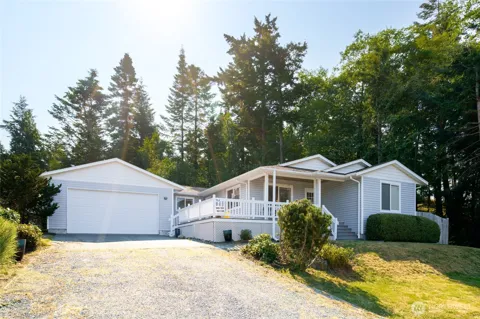 744 Shelter Bay Dr