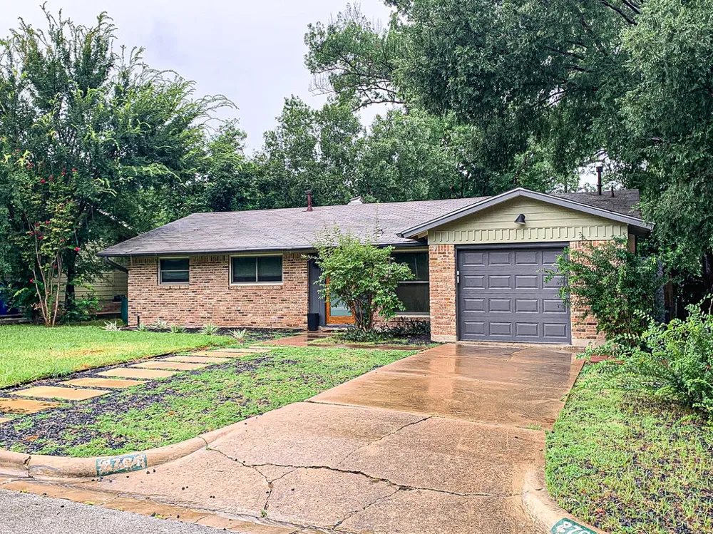 2704 Nottingham Lane Austin, TX 78704
