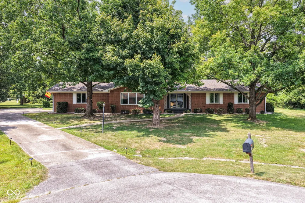 8836 Westminster Court Indianapolis, IN 46256