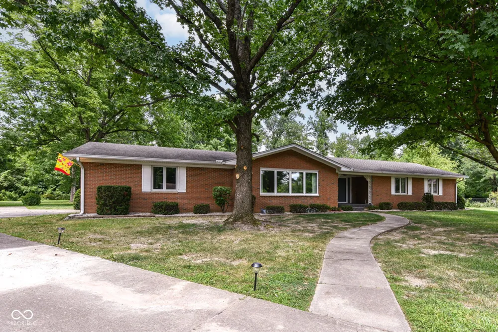 8836 Westminster Court Indianapolis, IN 46256