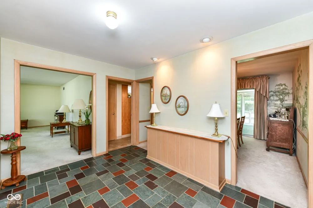 8836 Westminster Court Indianapolis, IN 46256