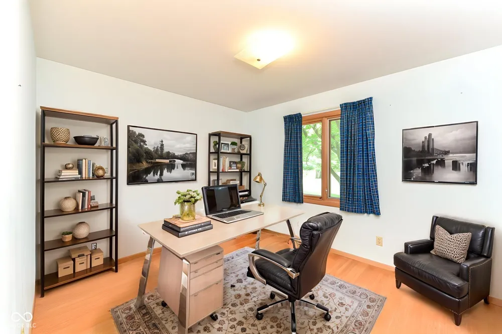 8836 Westminster Court Indianapolis, IN 46256