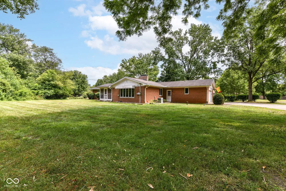 8836 Westminster Court Indianapolis, IN 46256
