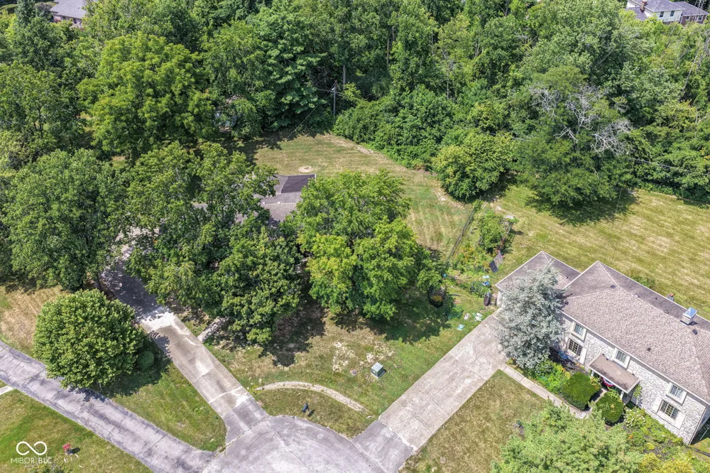 8836 Westminster Court Indianapolis, IN 46256