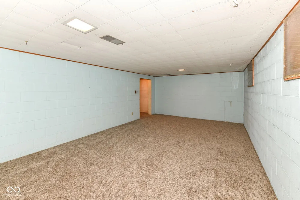 8836 Westminster Court Indianapolis, IN 46256