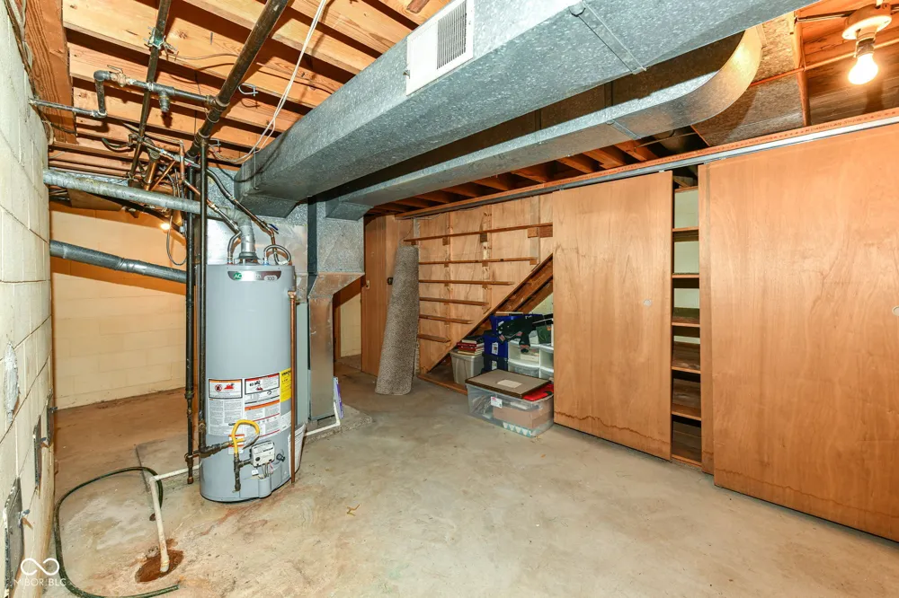 8836 Westminster Court Indianapolis, IN 46256