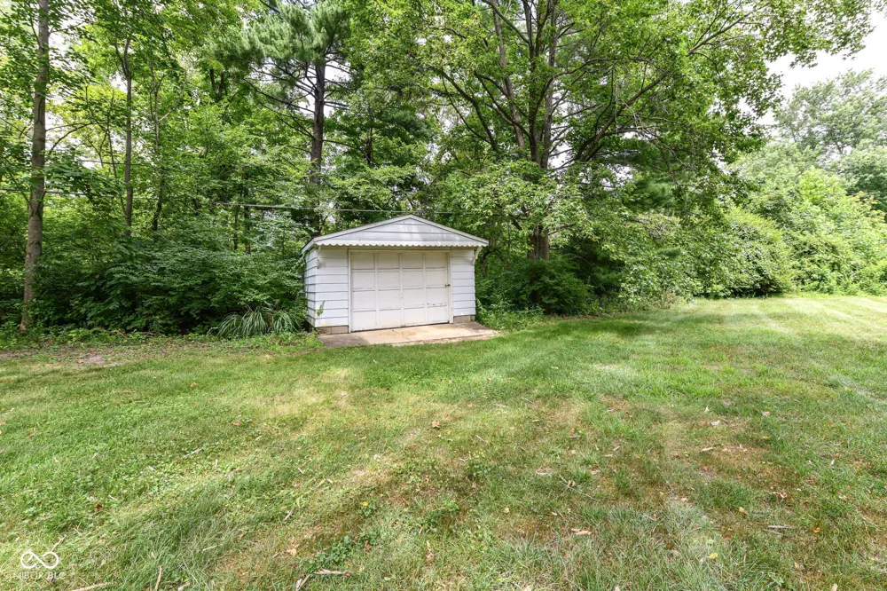 8836 Westminster Court Indianapolis, IN 46256