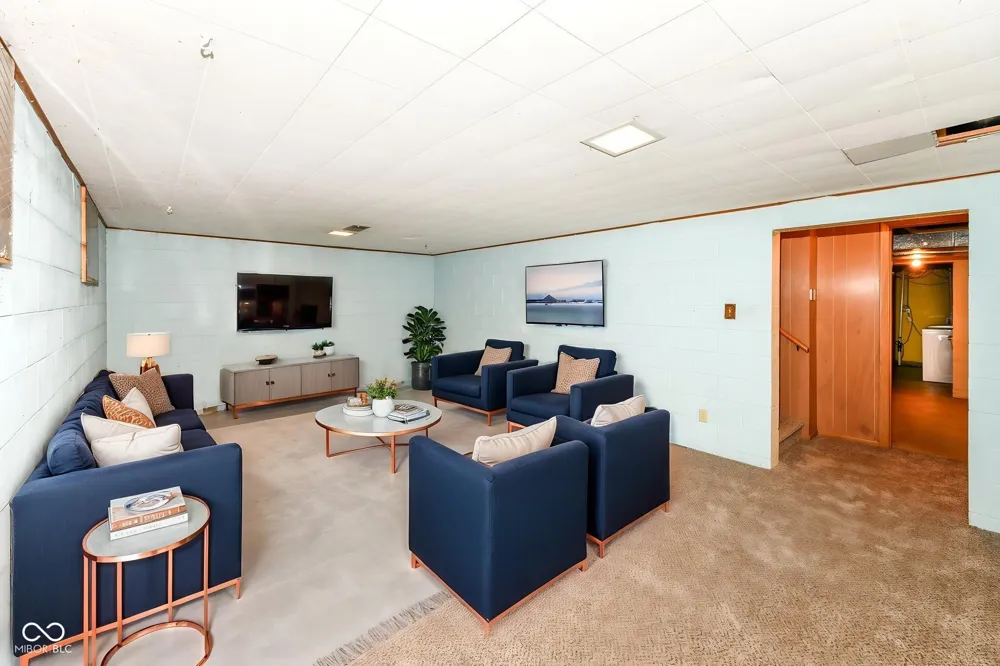 8836 Westminster Court Indianapolis, IN 46256