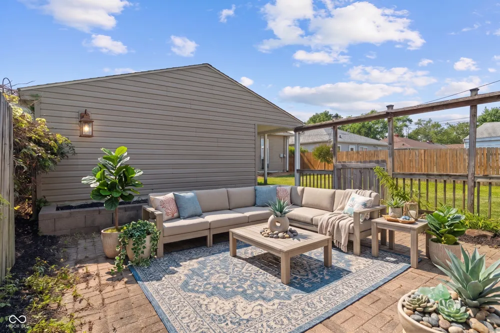 229 16th Avenue Beech Grove, IN 46107