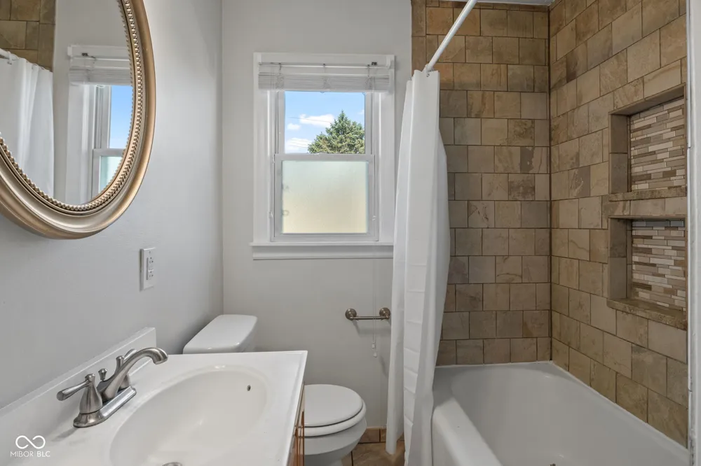 229 16th Avenue Beech Grove, IN 46107
