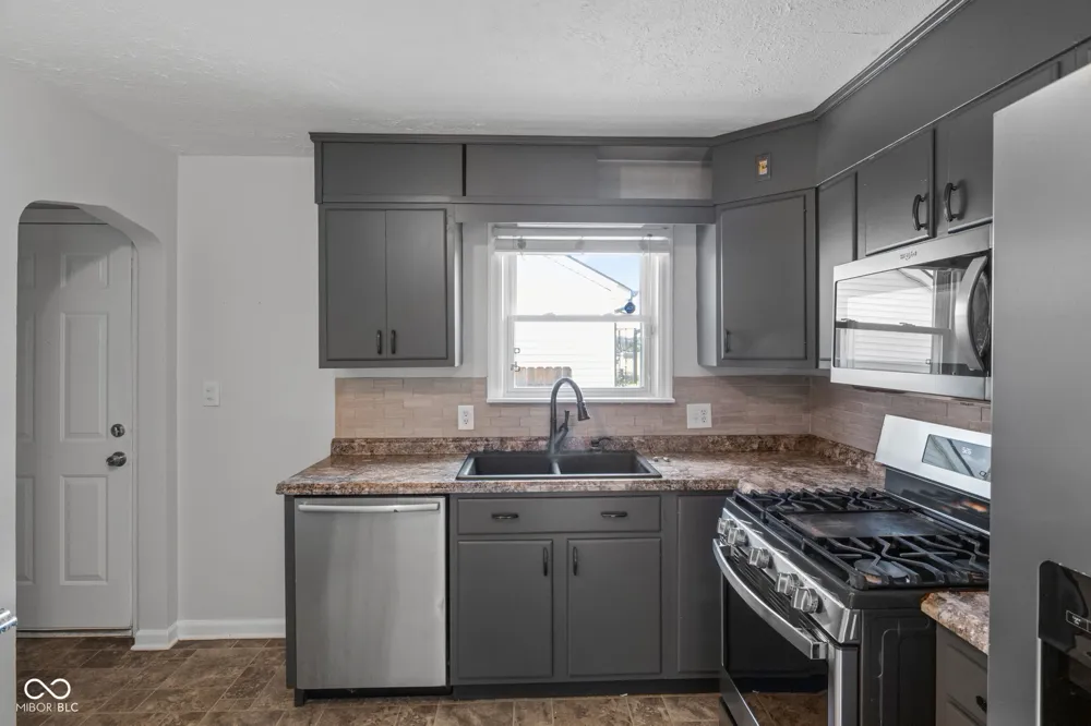 229 16th Avenue Beech Grove, IN 46107