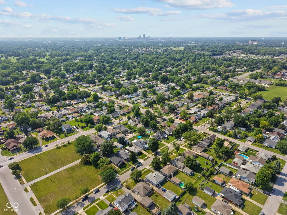229 16th Avenue Beech Grove, IN 46107