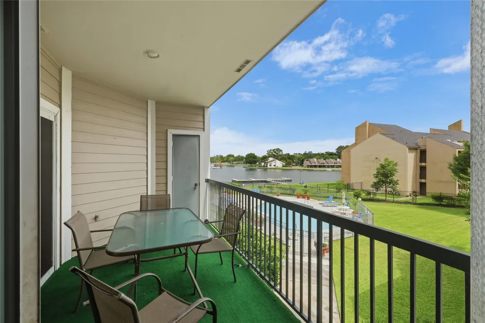 12800 Melville Drive #A207 Montgomery, TX 77356