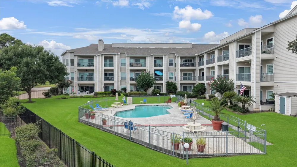 12800 Melville Drive #A207 Montgomery, TX 77356