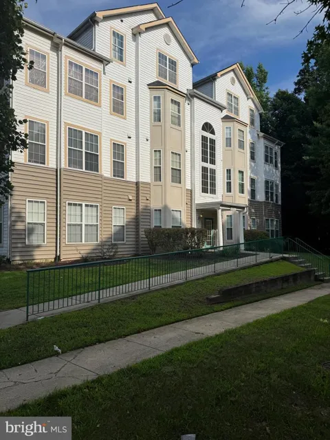 15607 EVERGLADE LANE #B203