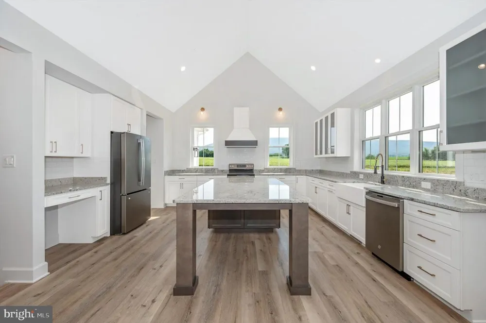17023 RAVEN ROCK ROAD Sabillasville, MD 21780