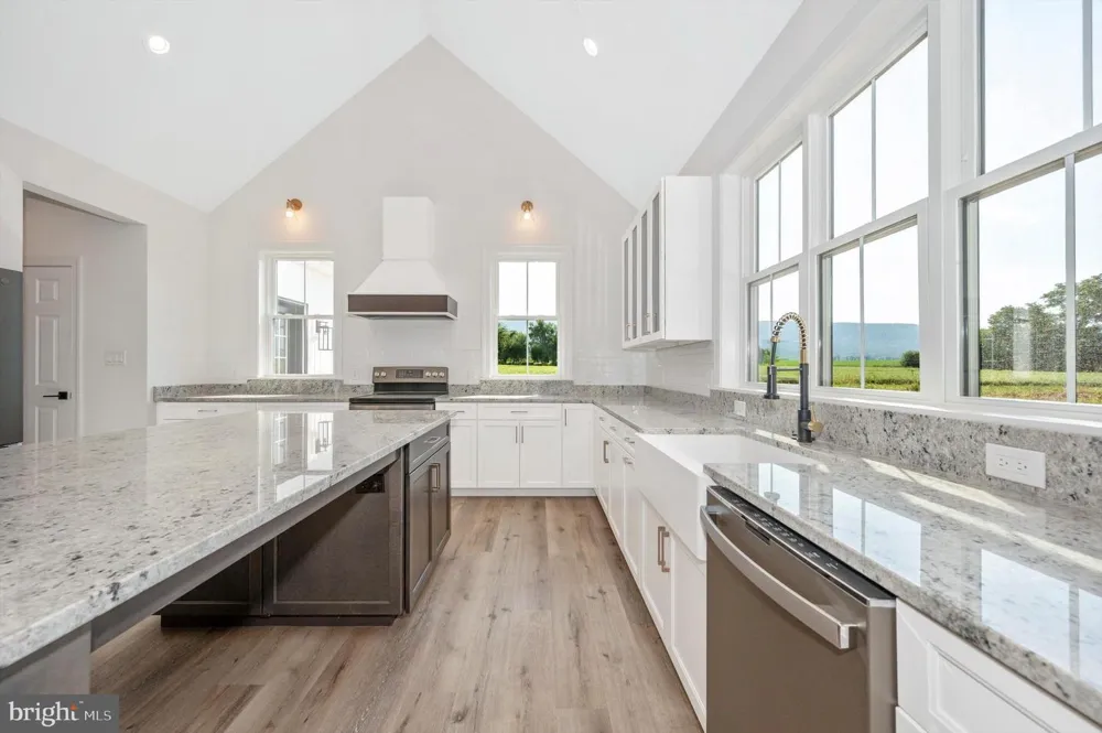17023 RAVEN ROCK ROAD Sabillasville, MD 21780