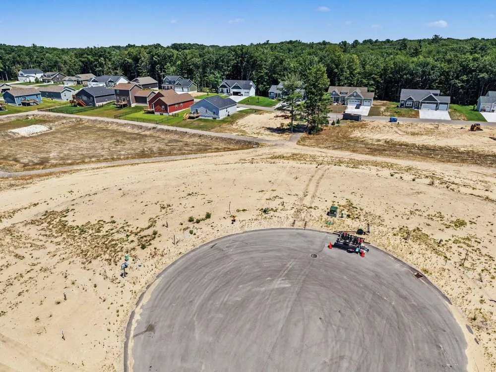 2489 Gray Wolf Way Fruitport Charter Township, MI 49444