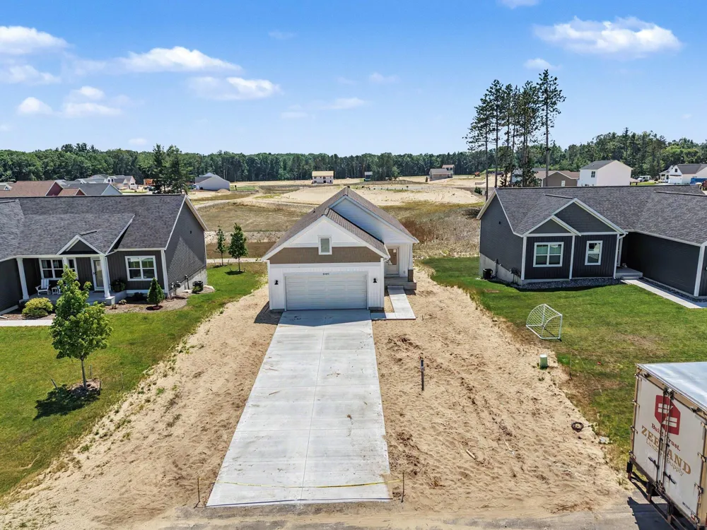 2489 Gray Wolf Way Fruitport Charter Township, MI 49444