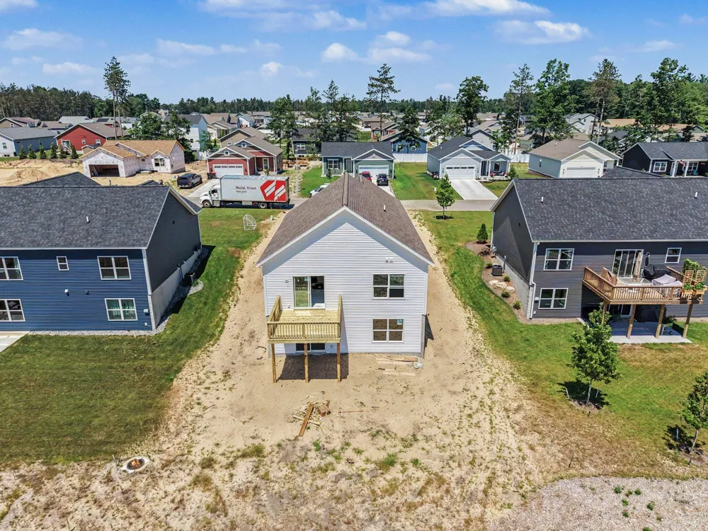 2489 Gray Wolf Way Fruitport Charter Township, MI 49444