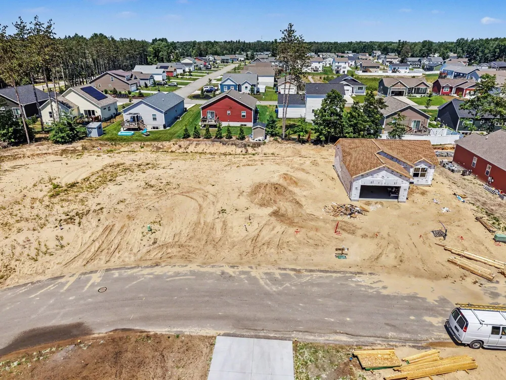 2489 Gray Wolf Way Fruitport Charter Township, MI 49444