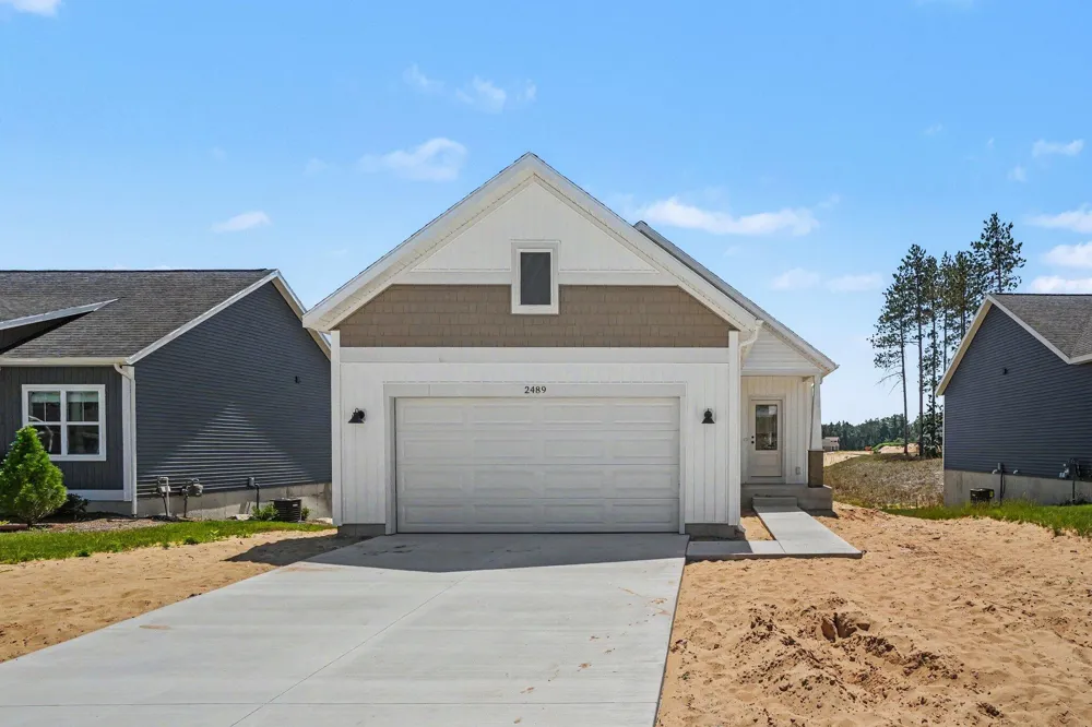 2489 Gray Wolf Way Fruitport Charter Township, MI 49444