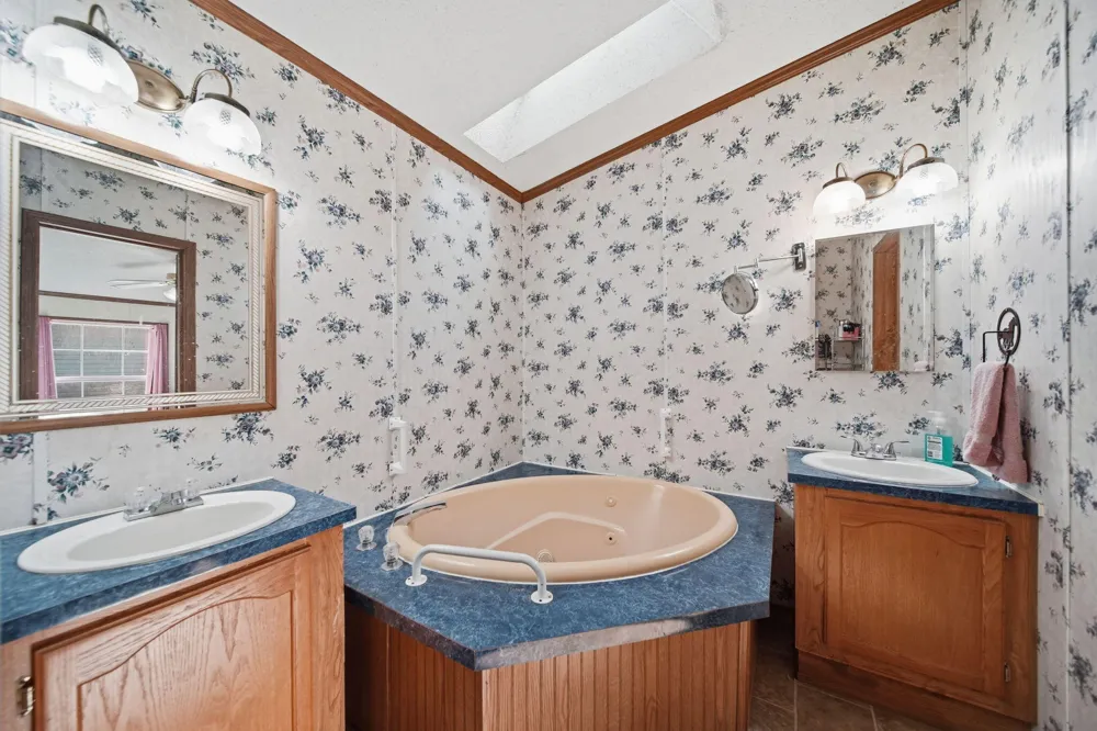 510 Missouri River Court Adrian City, MI 49221