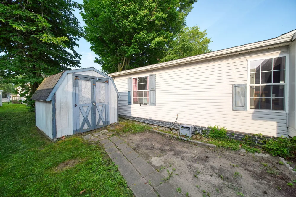 510 Missouri River Court Adrian City, MI 49221
