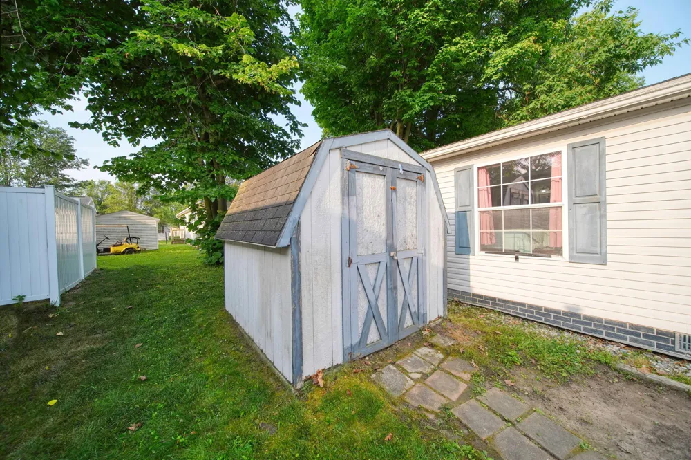 510 Missouri River Court Adrian City, MI 49221