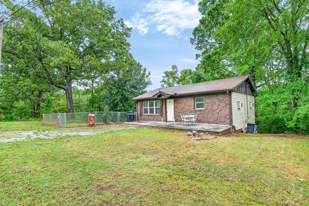 1976 Crossville Hwy Sparta, TN 38583