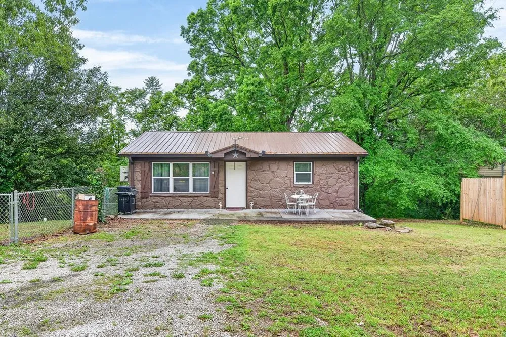 1976 Crossville Hwy Sparta, TN 38583