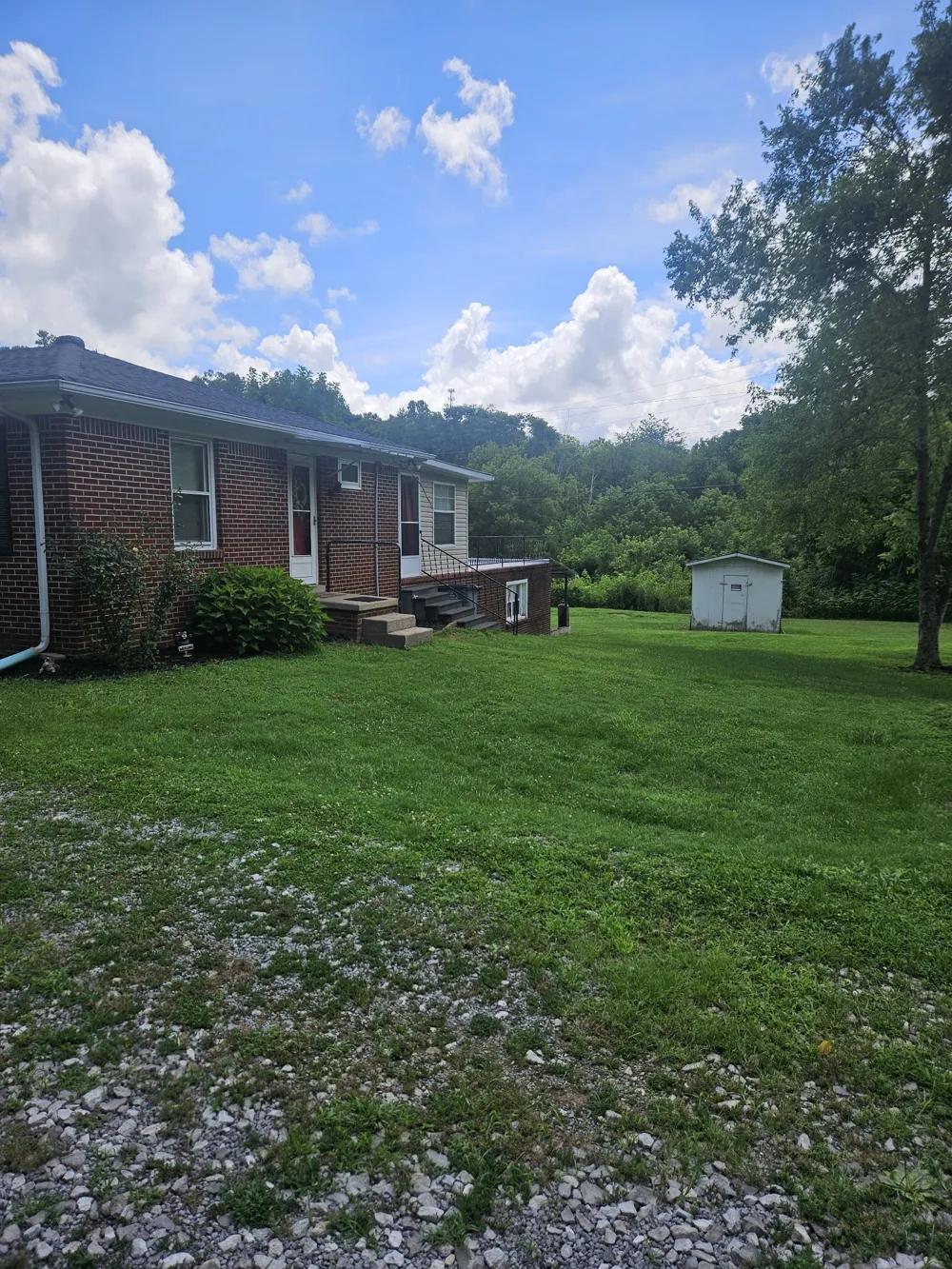 1490 S Long Creek Rd Lafayette, TN 37083