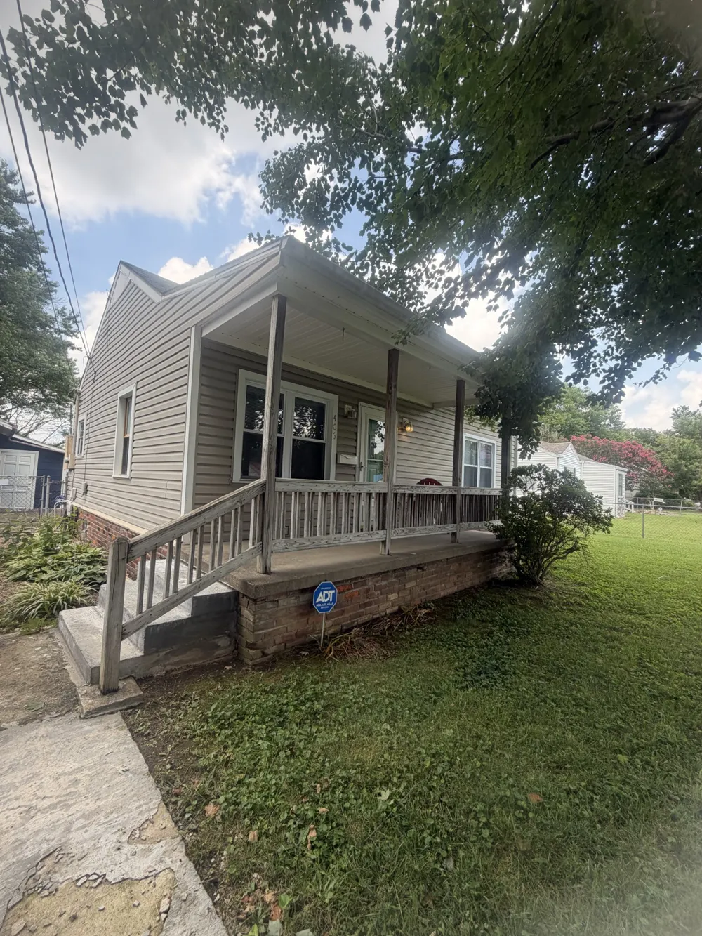 406 Crestview Dr Hopkinsville, KY 42240