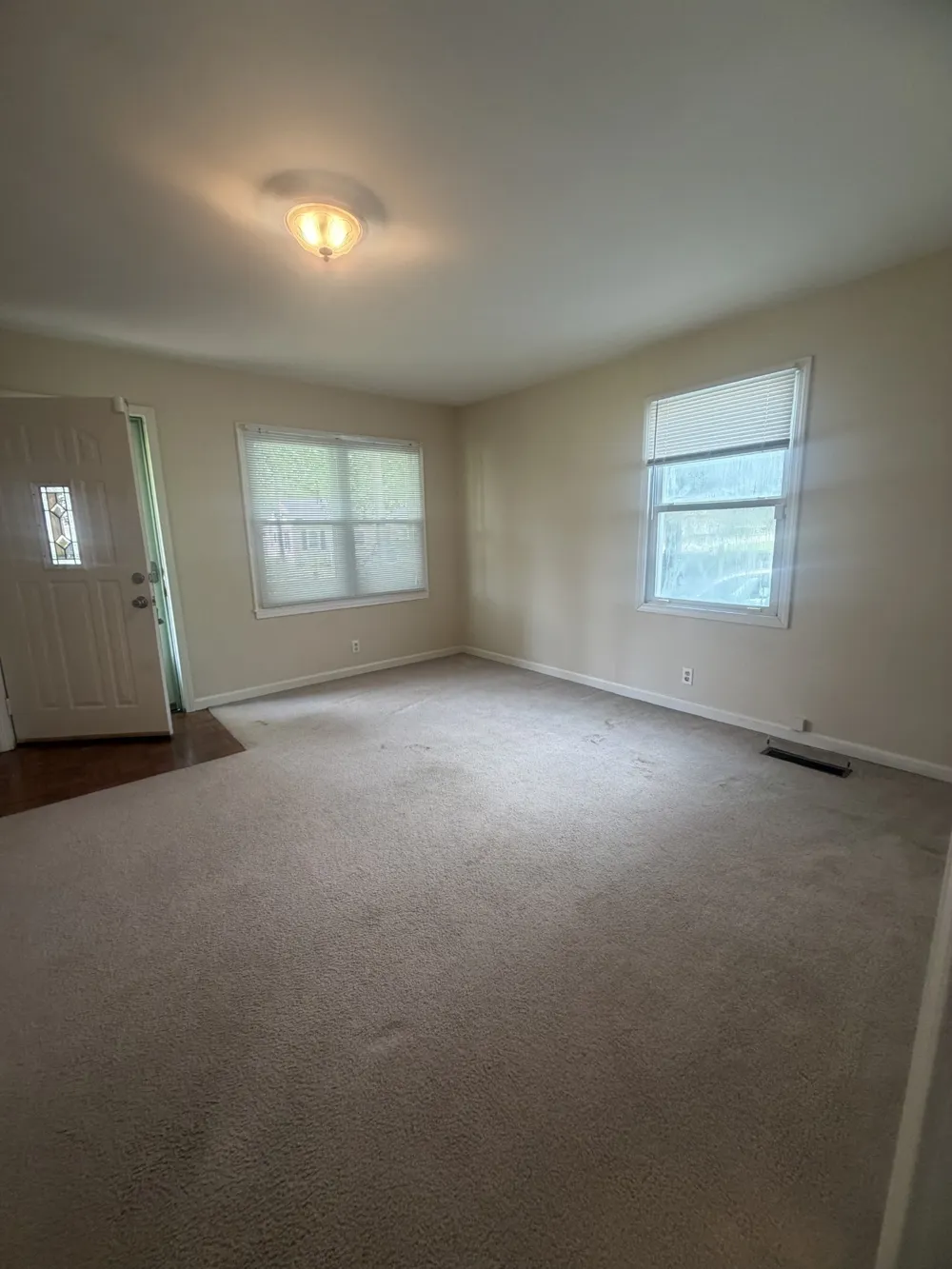 406 Crestview Dr Hopkinsville, KY 42240