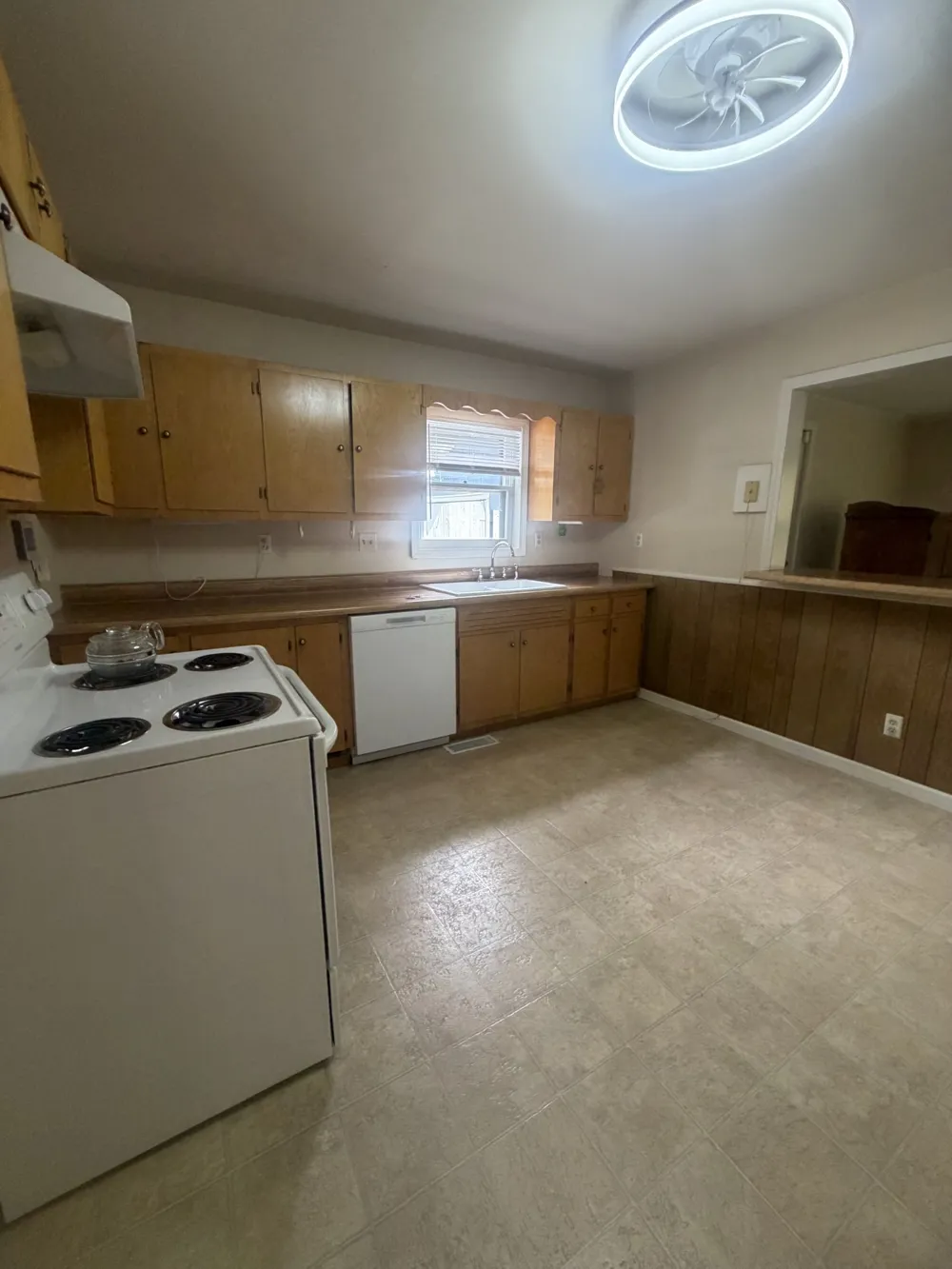406 Crestview Dr Hopkinsville, KY 42240