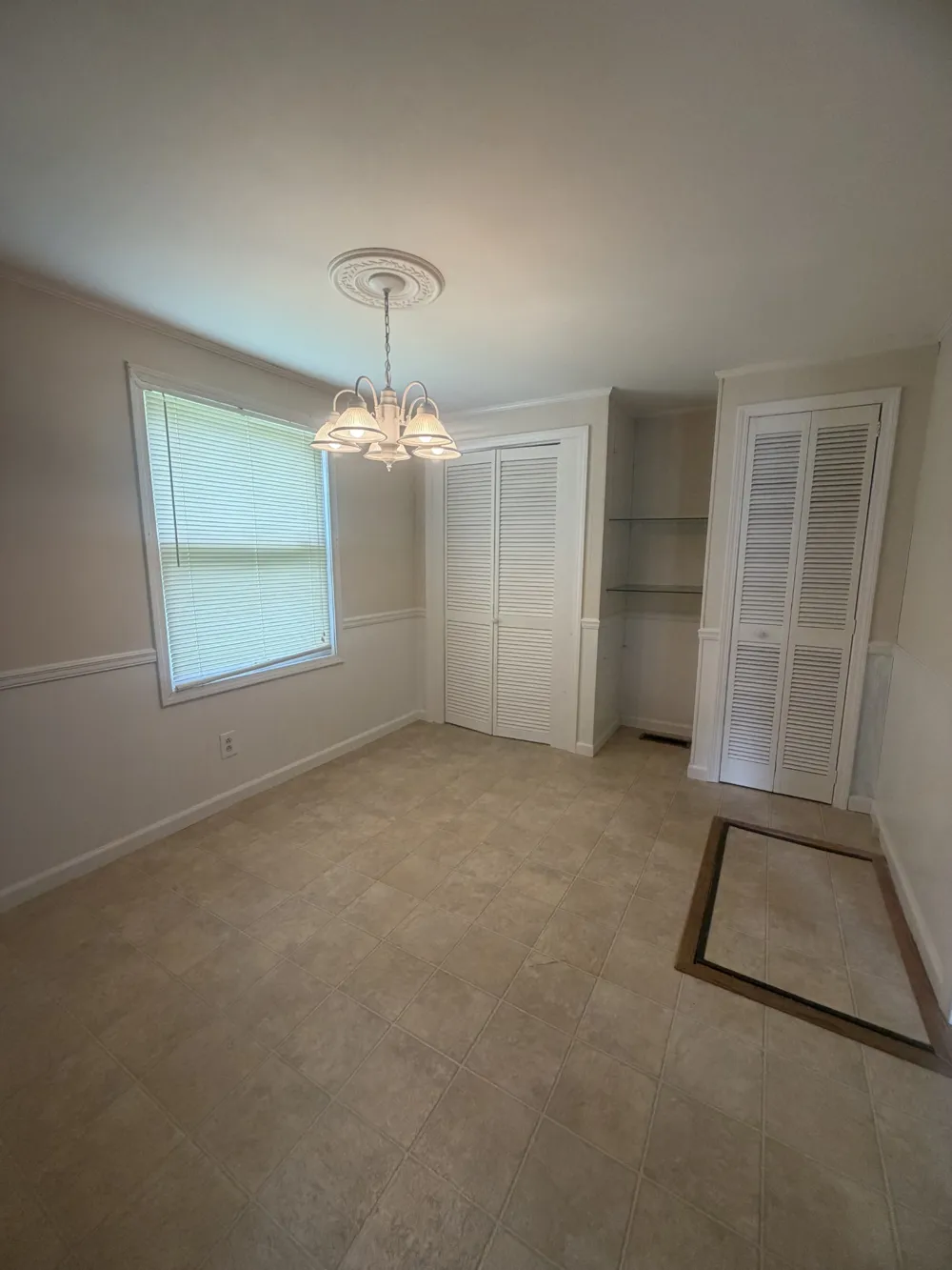 406 Crestview Dr Hopkinsville, KY 42240