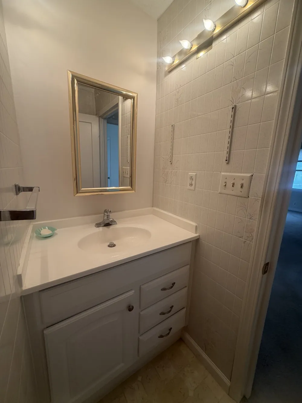 406 Crestview Dr Hopkinsville, KY 42240