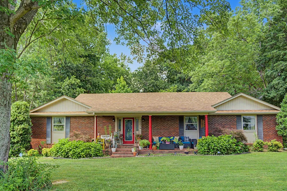 1001 Due West Cir Lafayette, TN 37083
