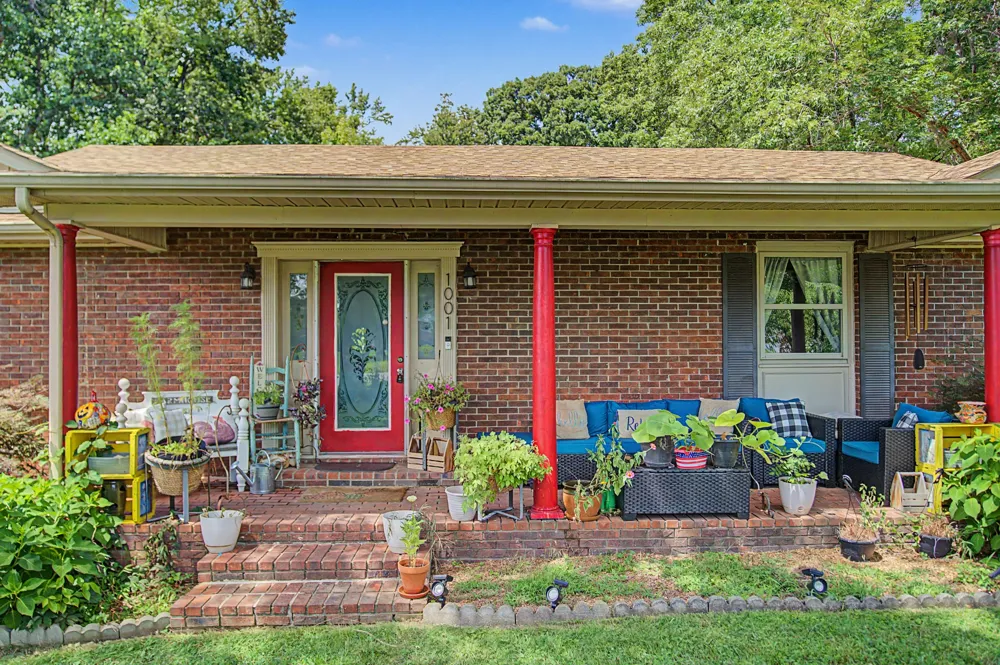 1001 Due West Cir Lafayette, TN 37083