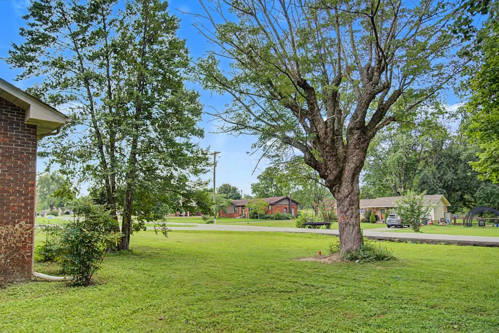 1001 Due West Cir Lafayette, TN 37083